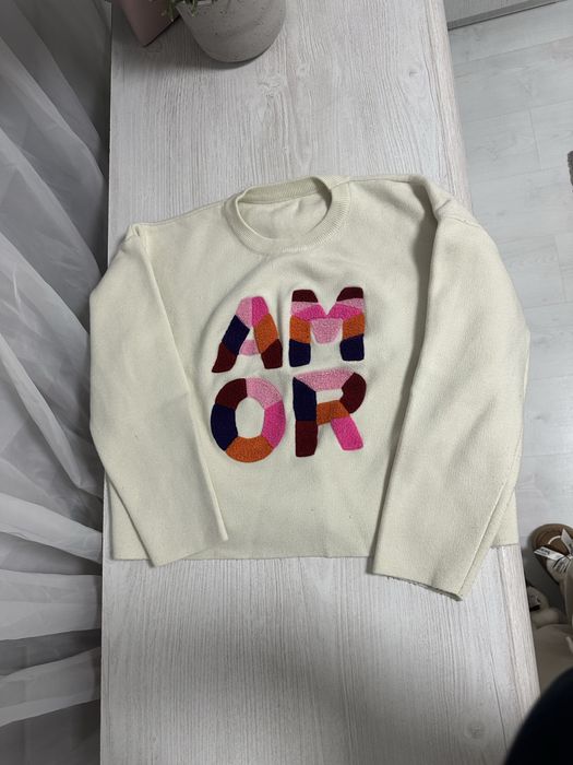 пуловер amore надпис