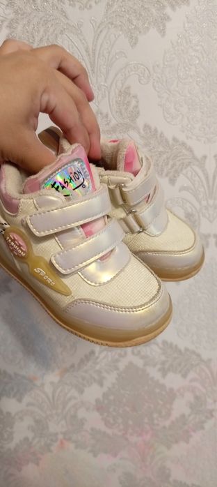 Продам десткие обуви