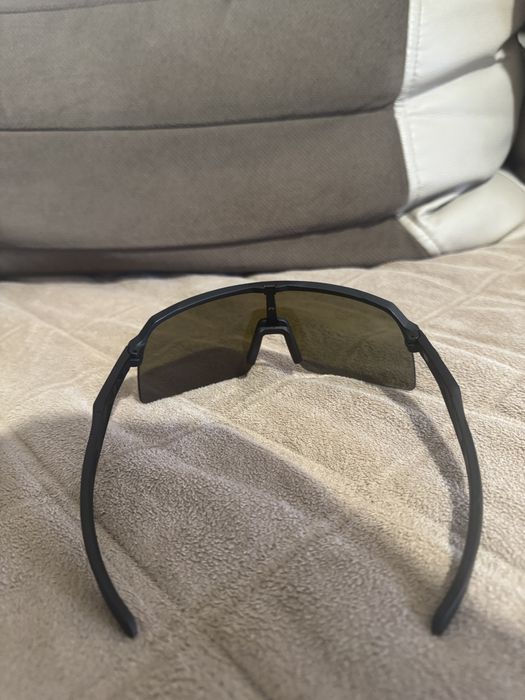 Спортни очила Oakley Sutro