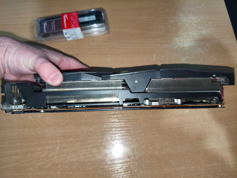 Amd rx 5600 xt asus rog strix