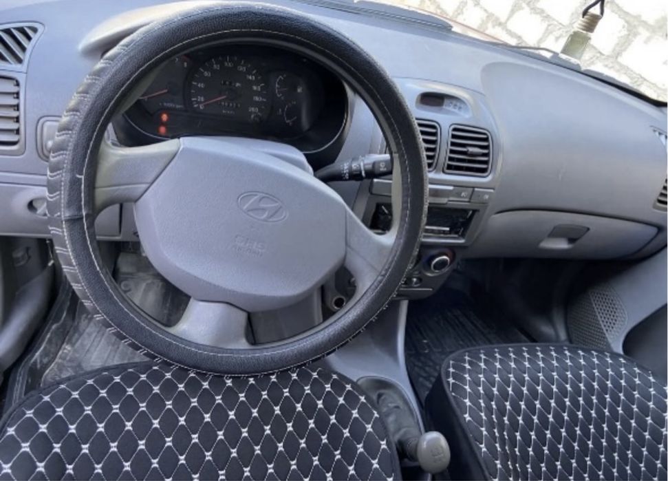 СРОЧНО ПРОДАМ Hyundai Accent