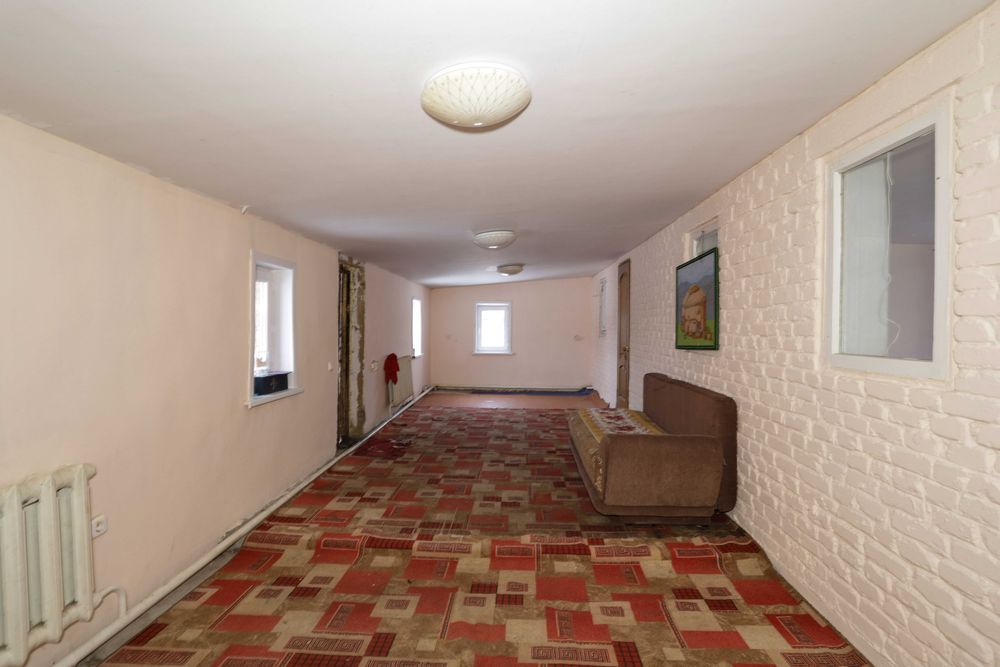 Продажа здания в поселке Новоселовка