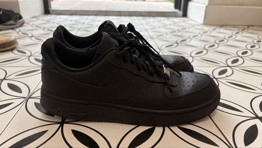 продам кроссовки Air Force 1