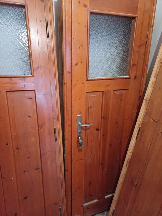 Дървени врати различни раэмери