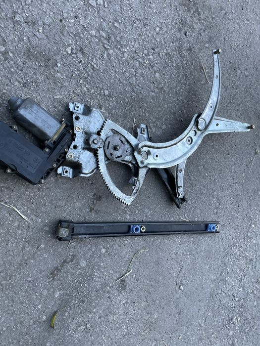 Стъклоповдигач за пасат 95 г