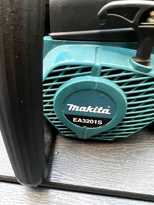 Верижен трион MAKITA EA3201S