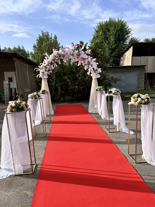 Баннер фотозона красная дорожка арка