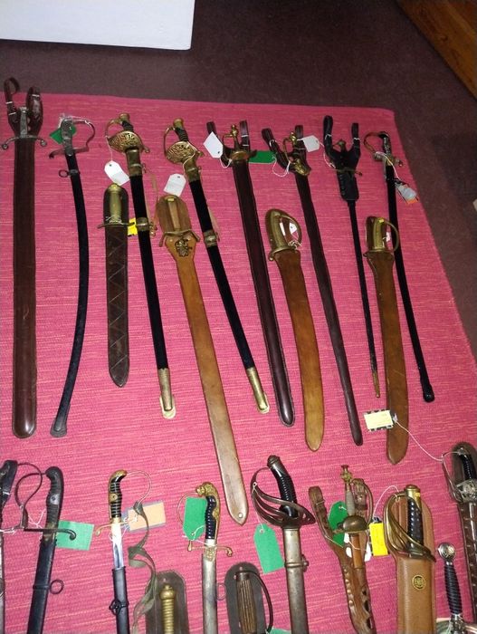 Săbii baionete armuri milităria medievale