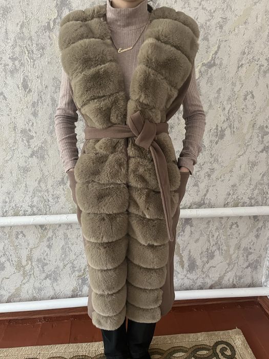 Меховая безрукавка