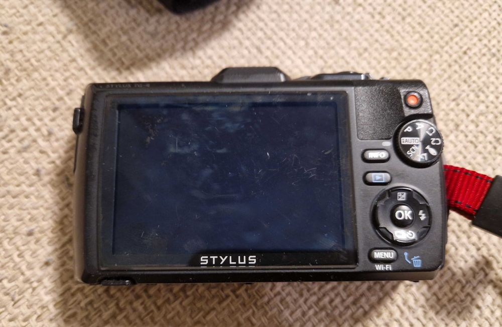 Фотоапарат Olympus Stylus TG-4 Tough