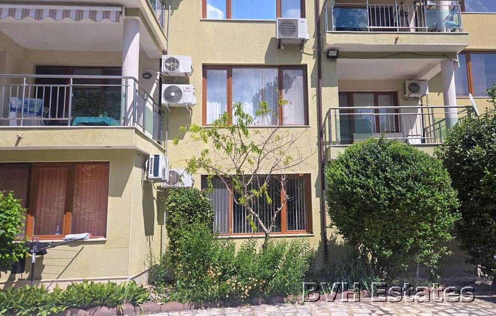 Обзаведен двустаен апартамент в White Lagoon – на 300 м от плажа