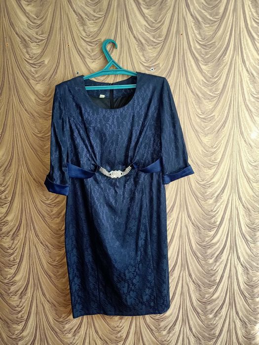 Продам недорого одежду