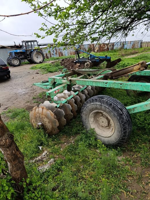 Плуг 2 корпусный и Диска навесной