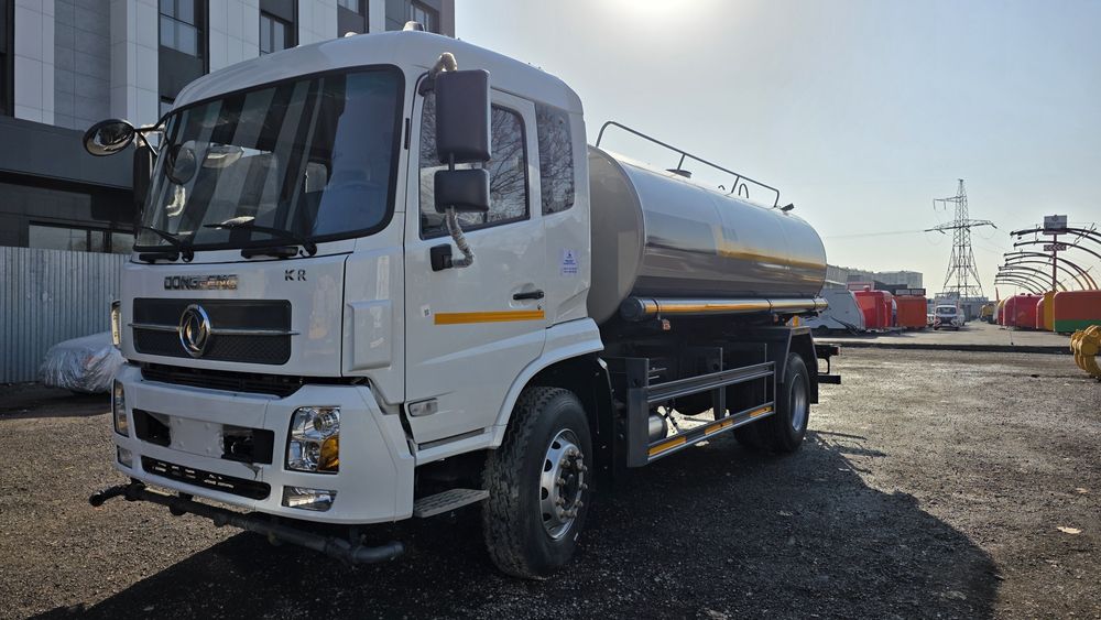 Наличий 15куб Водавоз (поливомоечная машина)