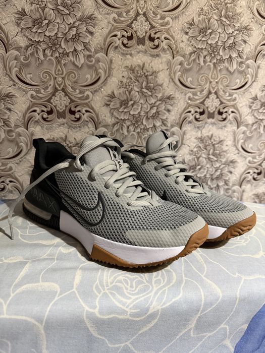 Продается оригинальные кроссовки Nike