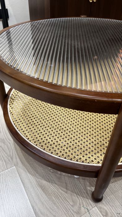 Журнальный столик