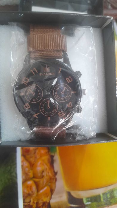 Продаются часы модные стильные подарок для своих близких