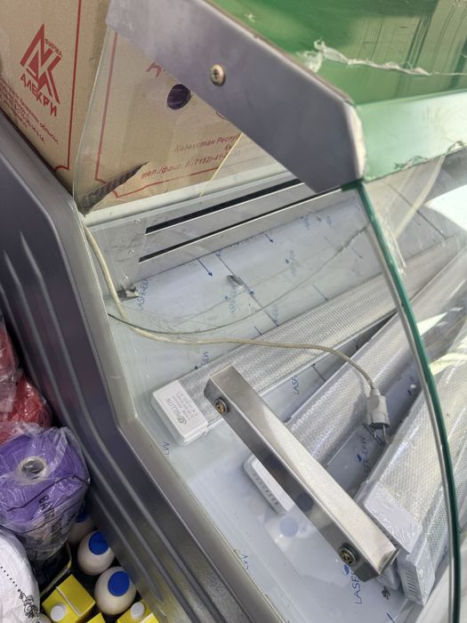 Витринный холодильник