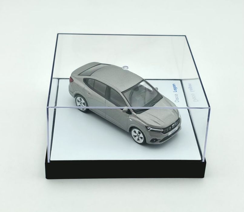 Macheta Dacia Logan 2021 1:43 Norev Dealer Pack