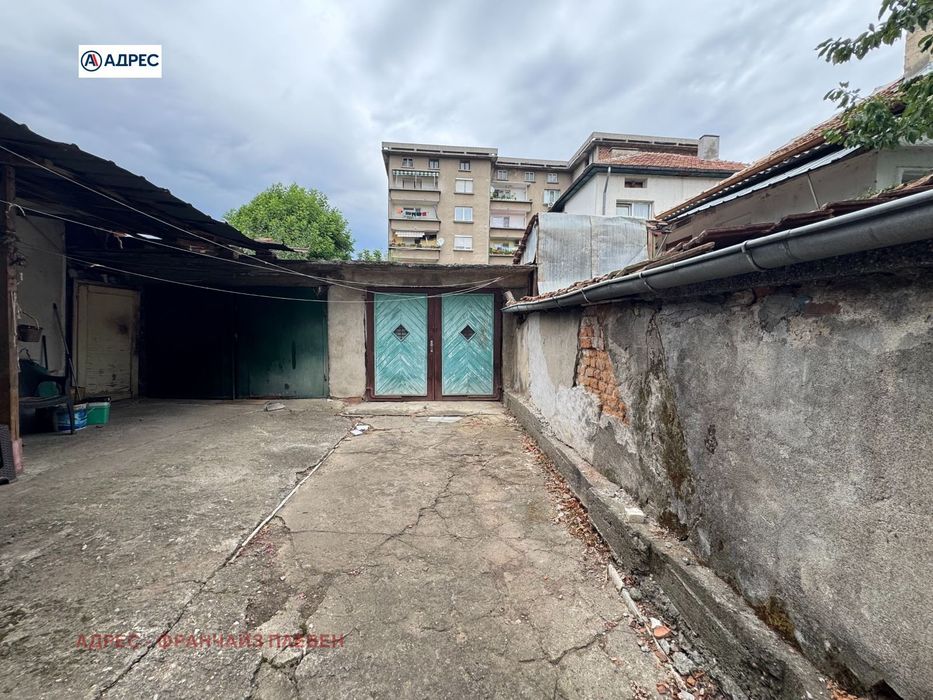 Етаж от къща в Враца, област-гр.Мездра площ 105 цена 89000