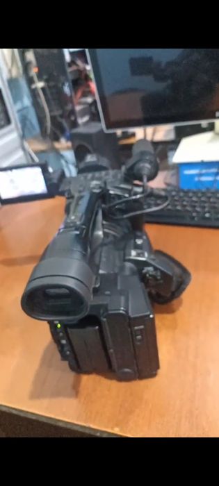 Срочно продам Sony NX 5