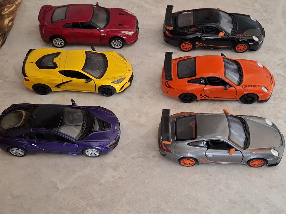 Коллекционные машинки, масштаб 1:36