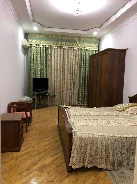 Metro Oybek 4 room 3 bedroom Fidokor street near Mirabad avenue