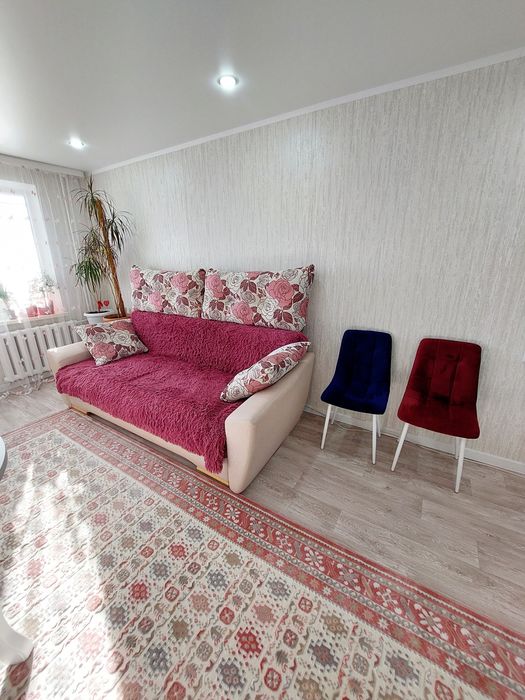 Продам диван в хорошем состоянии.