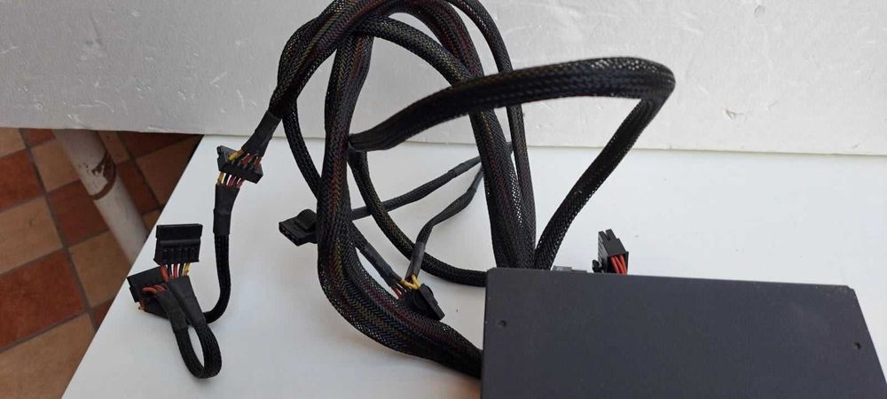 Corsair TX550M — 550 Watt 80 Plus® Gold захранване psu