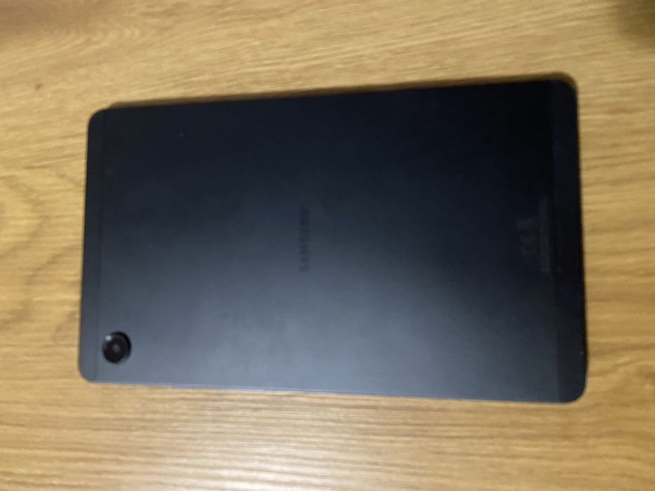 Vând tableta samsung Galaxy Tab A9 cu cartela
