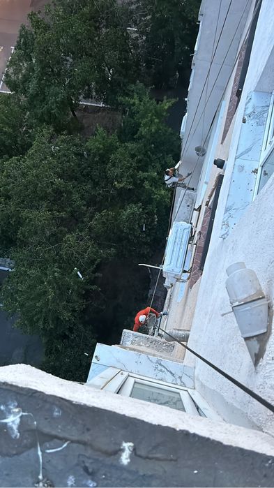 Izolatii Fatade ( alpinisti sau schela)