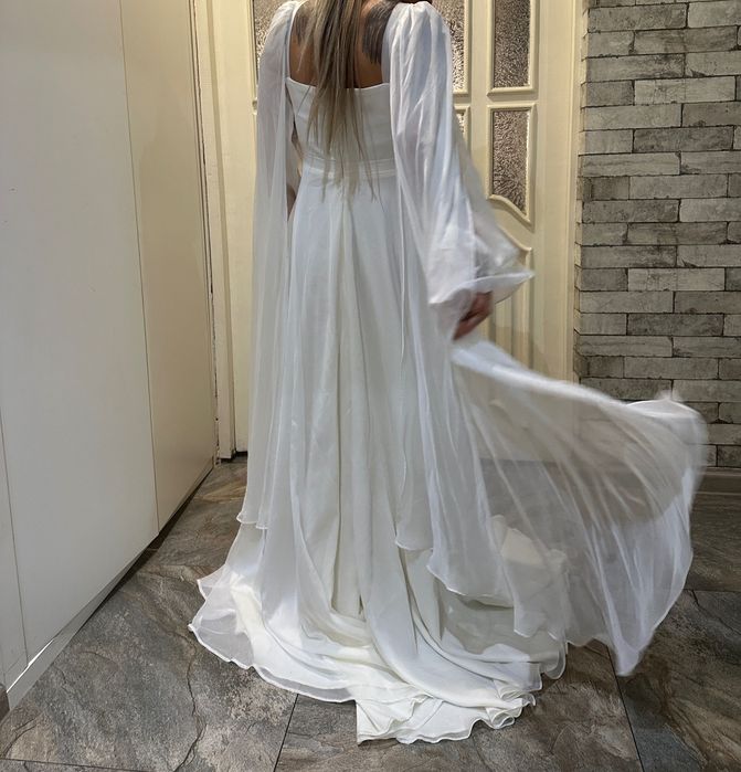 Белое свадебное платье, для никях/  на роспись в загс помолвки