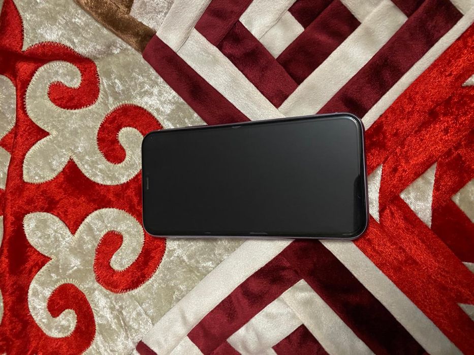 Продам iPhone 11 128ГБ