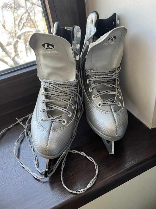 Коньки фигурные Botas