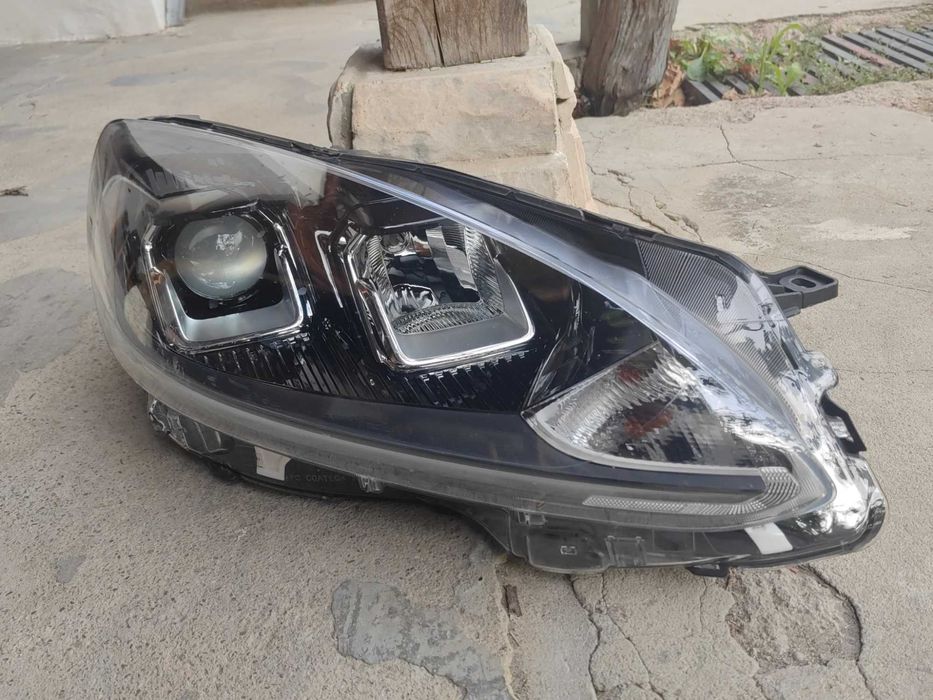 Фар Ford Kuga H7 десен / Фар Форд Куга Оригинален