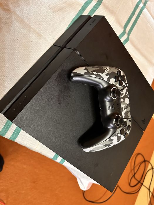 PS4 1TB Pentru Piese
