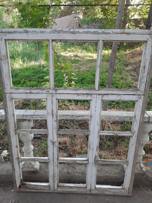 Деразалар ва эшиклар бор