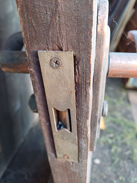 Продам деревянные двери