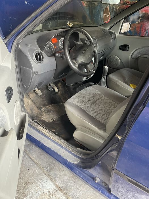 Vand sau schimb dacia logan