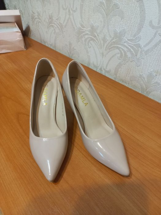 Продам туфли  бежевый