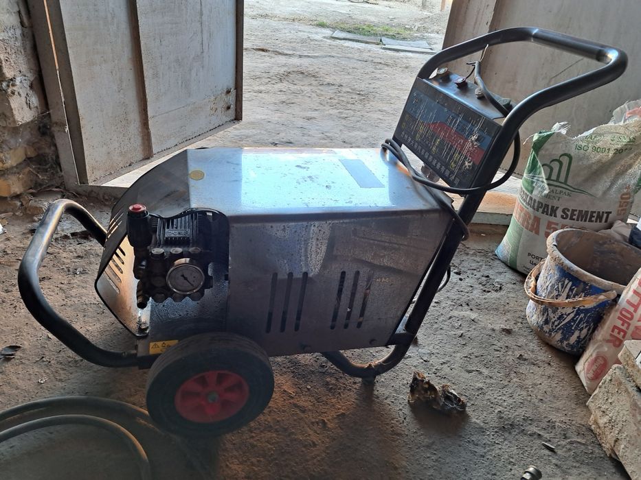 Karcher   yangi 10 kun ishlatilgan