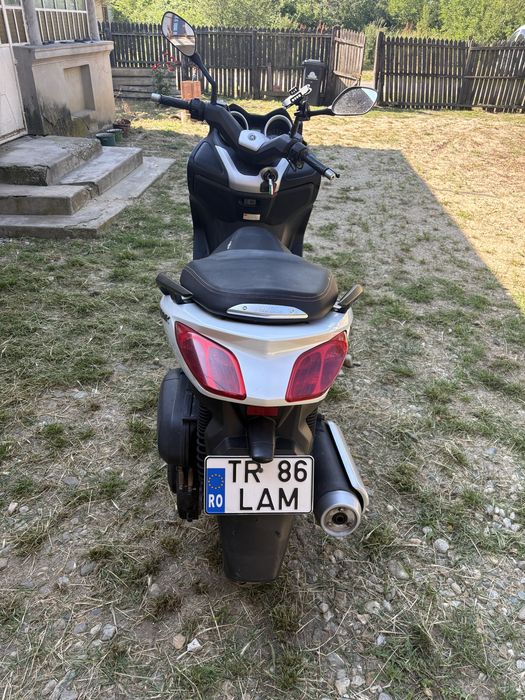 Yamaha xmax 250 cc 2010