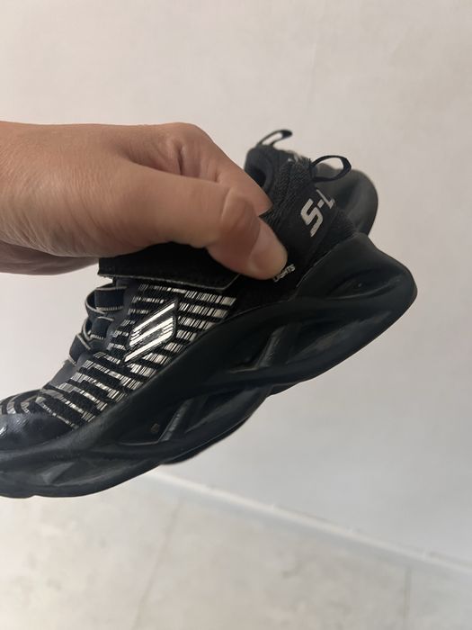 детские кросовки Skechers