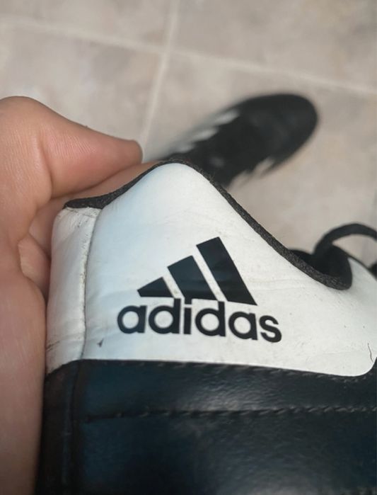 Ghete de Fotbal Adidas