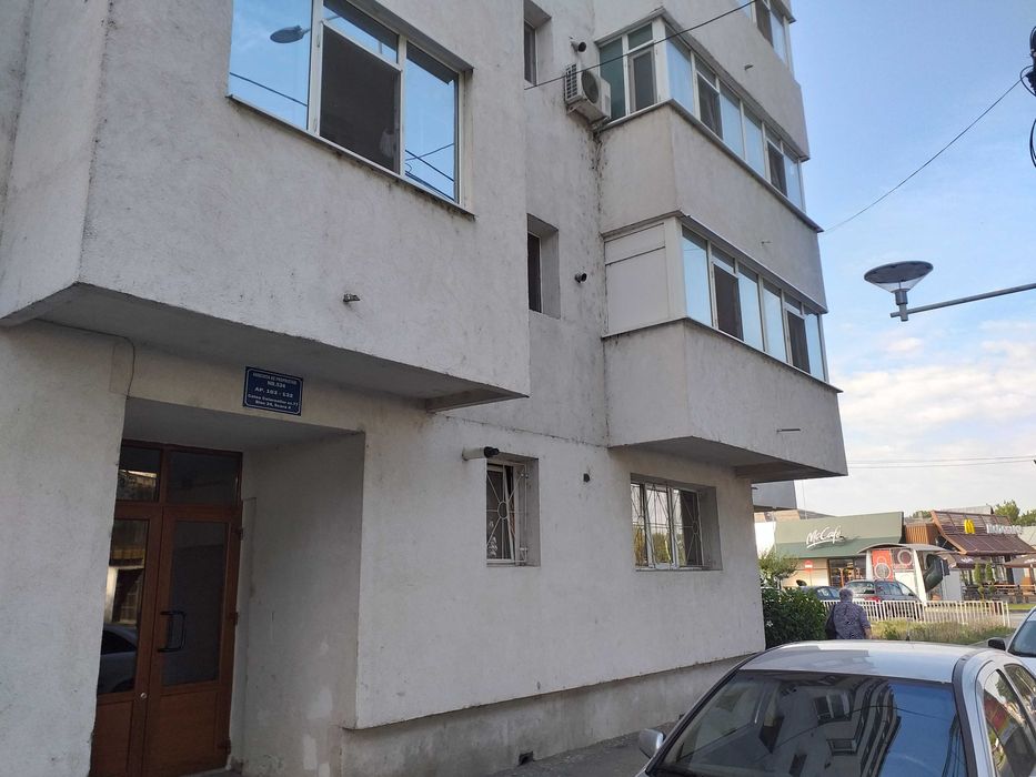 Inchiriez ap 2 camere, Braila, Bariera,  et 1,  situat langa McDonalds