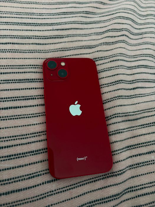 iPhone 13 телефон
