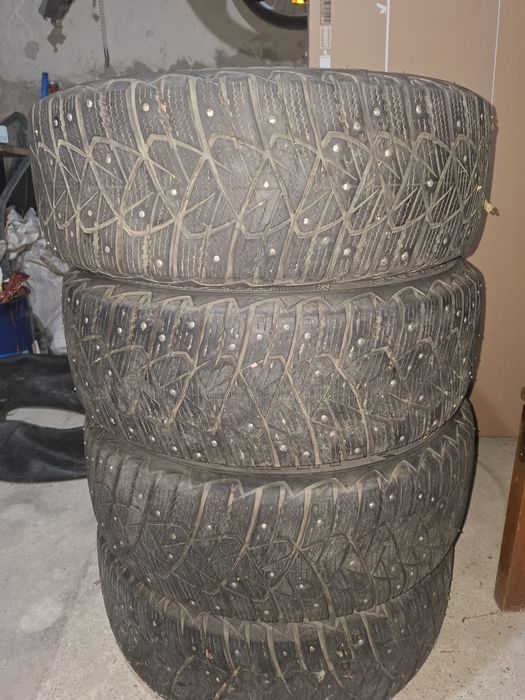 Диски с шинами на Авенсис