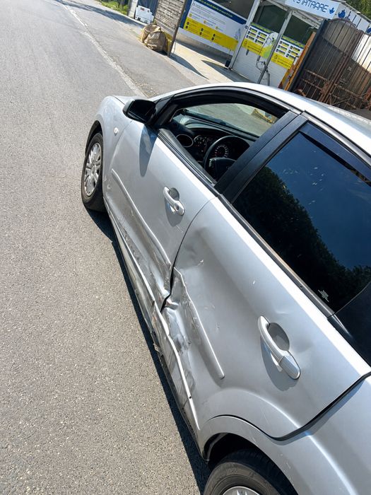 Ford focus 2007 1.6 benzina+gpl avariat