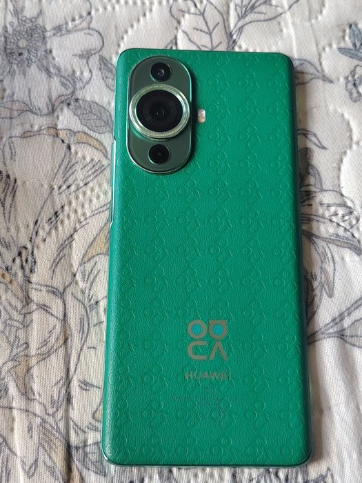 Продавам Huawei nova 11 pro