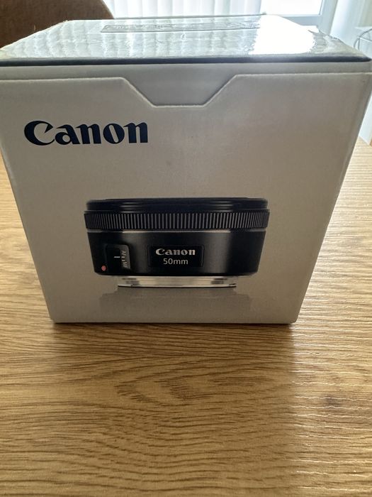 Фотоапарат Canon EOS 1100D
